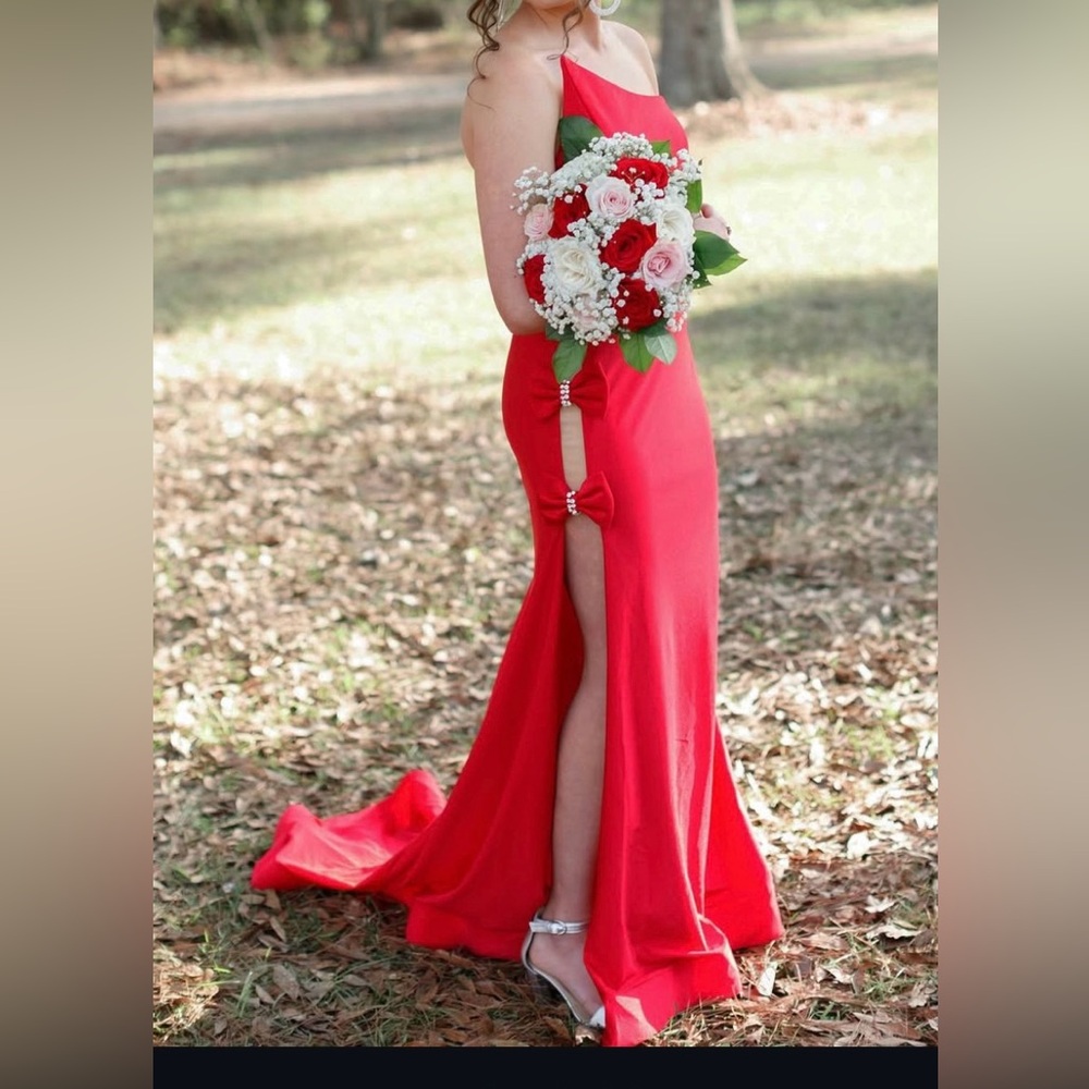 Elegant Red Evening Gown